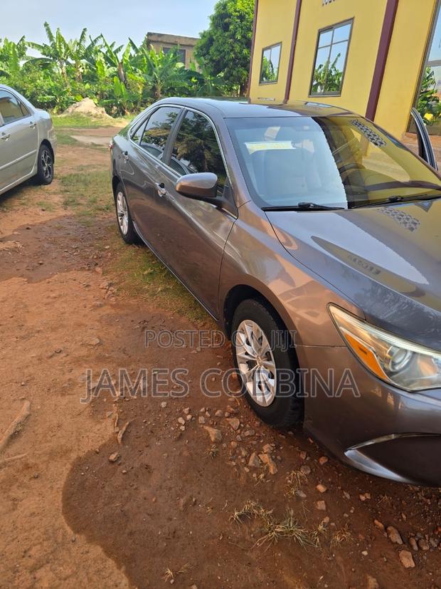Toyota Camry LE 4dr Sedan (2.5L 4cyl 6A) 2016 Gray