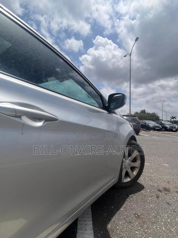 Hyundai Elantra GLS Sedan FWD (1.8L 4cyl 6A) 2013 Silver