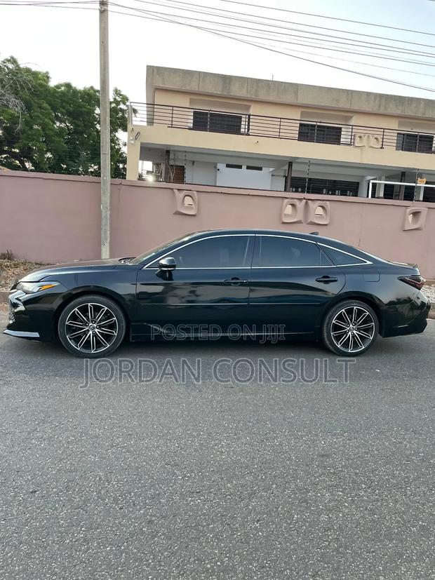 Toyota Avalon XLE 2020 Black