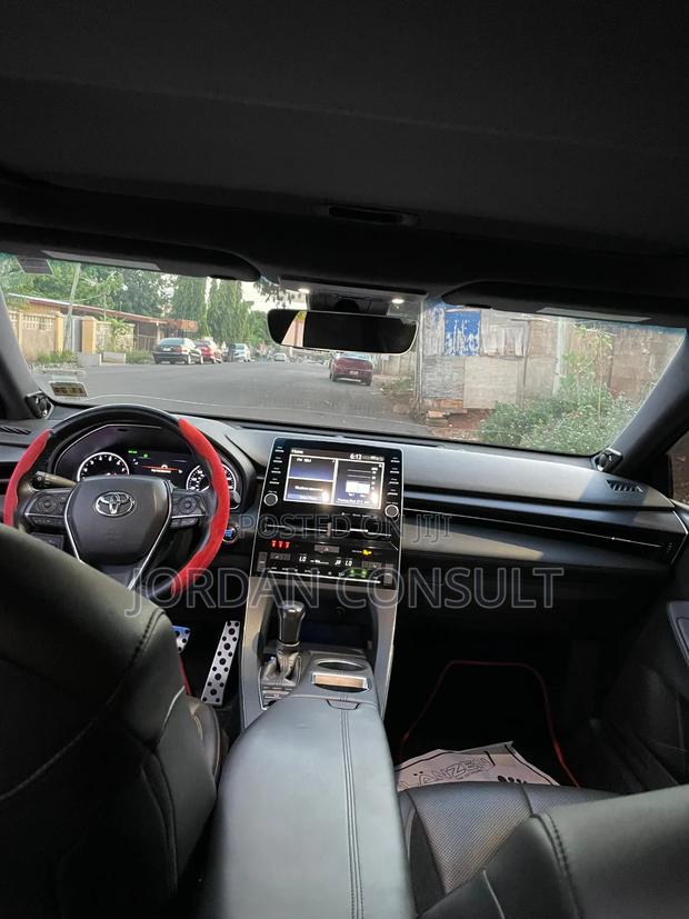 Toyota Avalon XLE 2020 Black