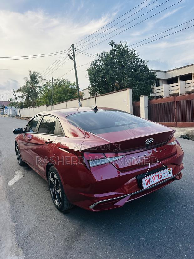 Hyundai Elantra SE 2023 Red