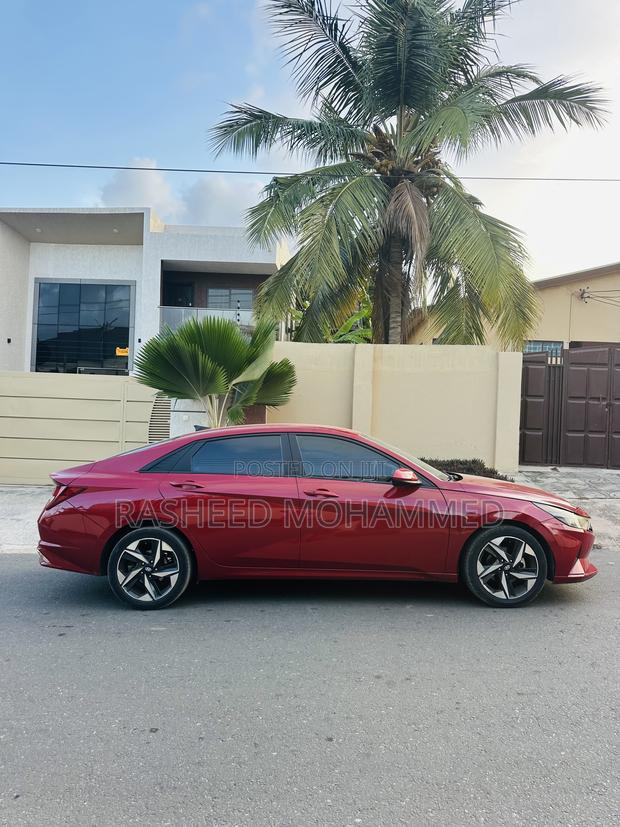 Hyundai Elantra SE 2023 Red