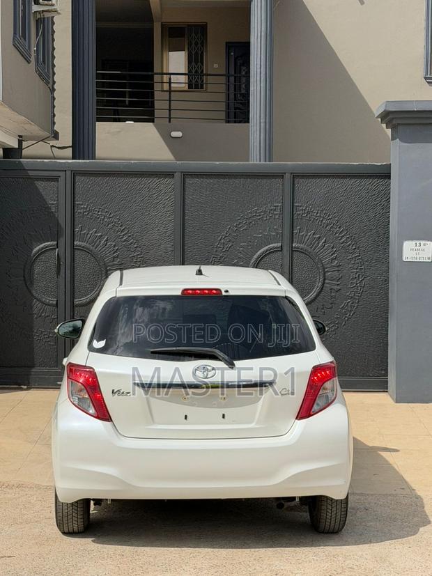 Toyota Vitz 2013 White