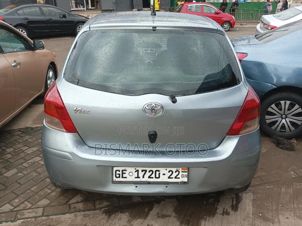 Toyota Vitz 1.3 AWD 5dr 2010 Gray