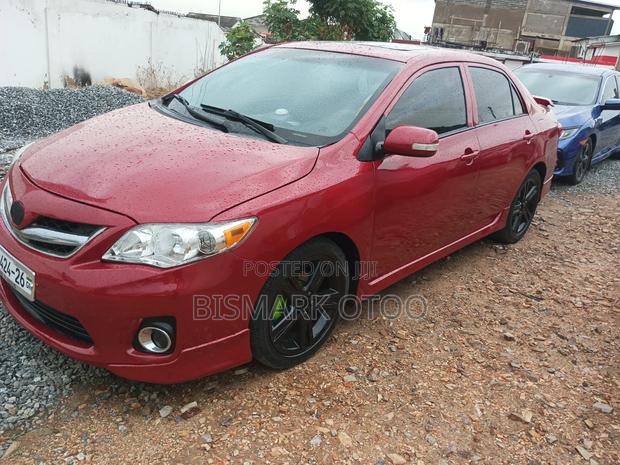 Toyota RAV4 XLE AWD (2.5L 4cyl 6A) 2013 Red