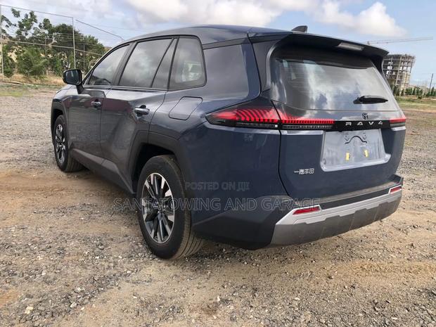 New Toyota RAV4 XLE Premium 2025 Black