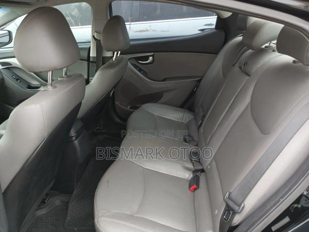 Hyundai Elantra SE Sedan FWD (1.8L 4cyl 6A) 2016 Black