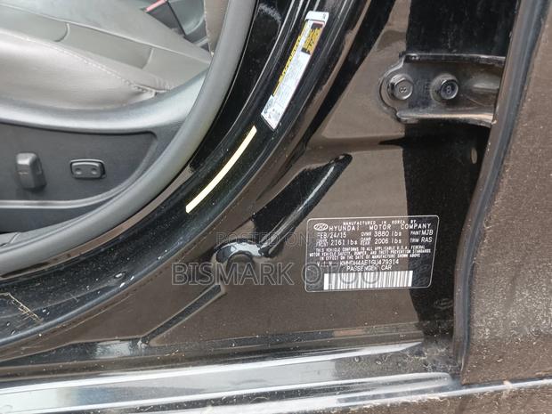 Hyundai Elantra SE Sedan FWD (1.8L 4cyl 6A) 2016 Black