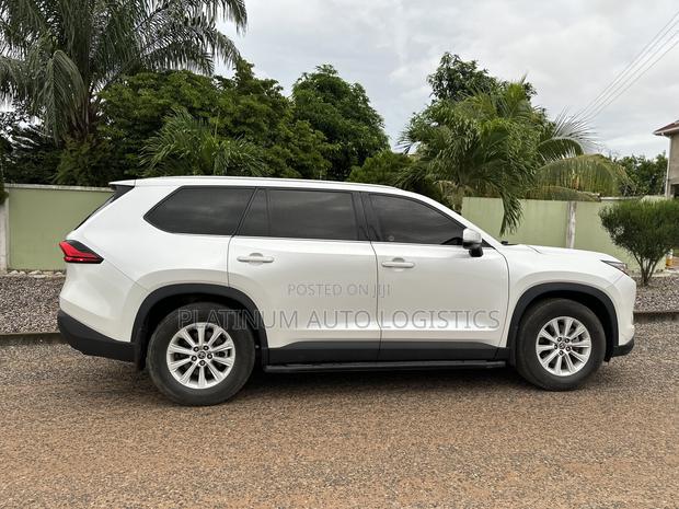 Toyota Grand Highlander XLE AWD 2024 White
