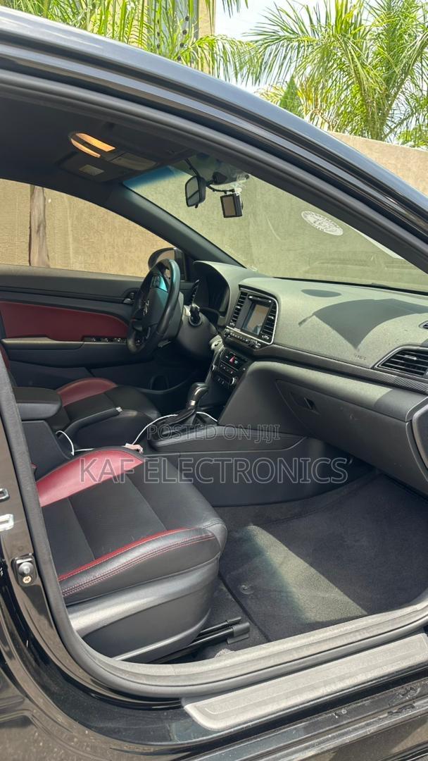 Hyundai Avante 2018 Black