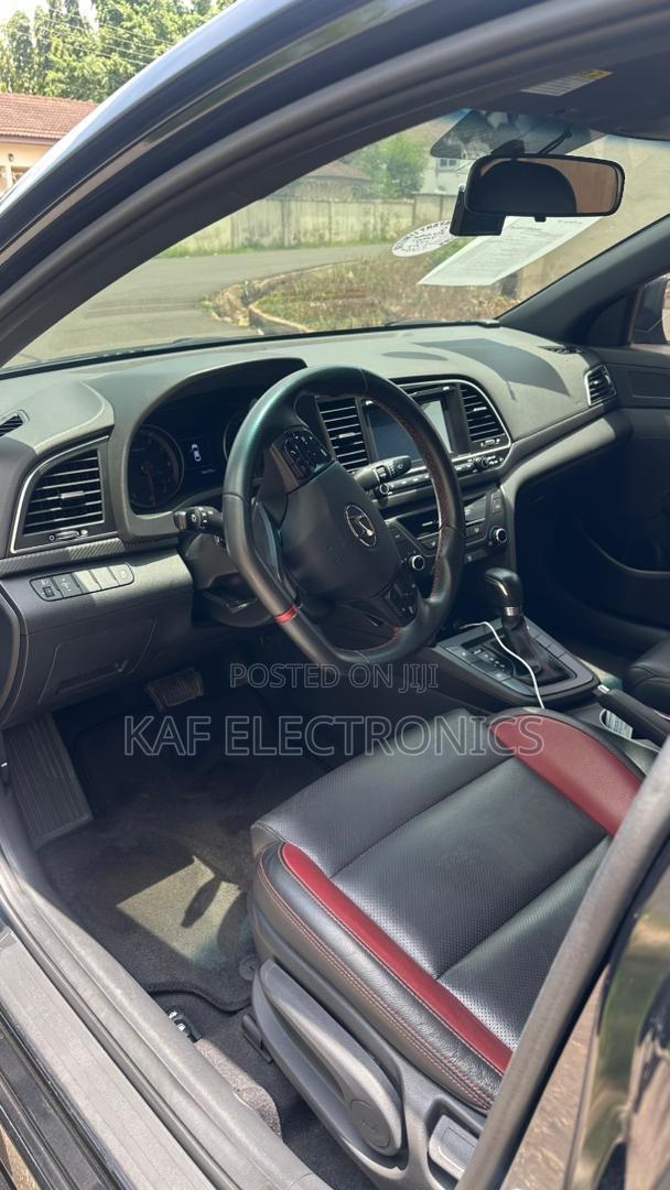 Hyundai Avante 2018 Black