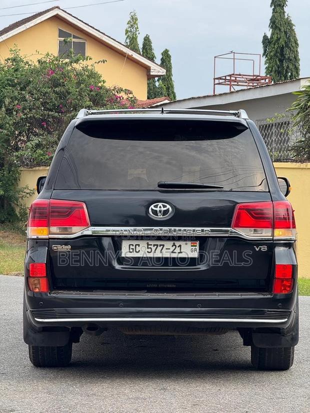 Toyota Land Cruiser 5.7 V8 GXR 2016 Black