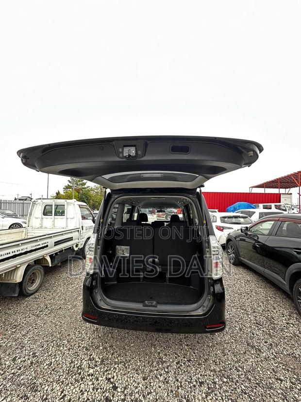 Toyota Voxy 2018 Black