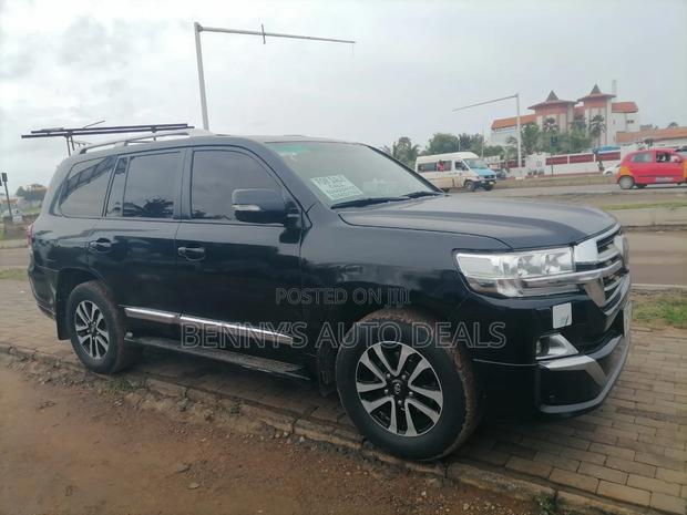 Toyota Land Cruiser 5.7 V8 GXR 2016 Black