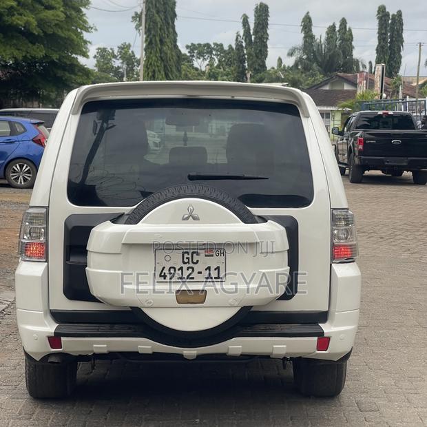 Mitsubishi Pajero 3.0 2011 White