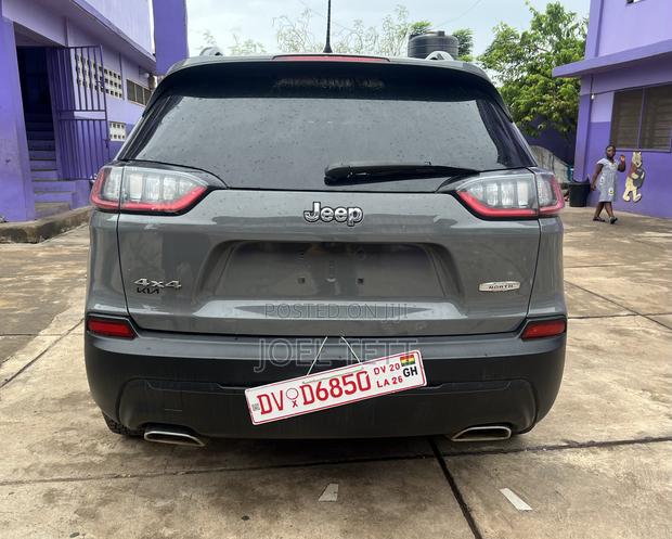 Jeep Cherokee Latitude 4x4 2019 Gray