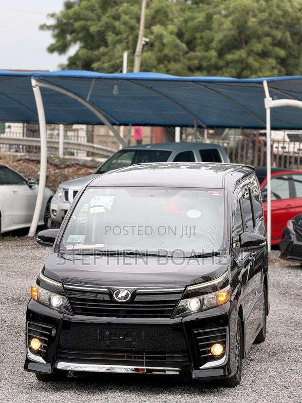 Toyota Voxy 2015 Black