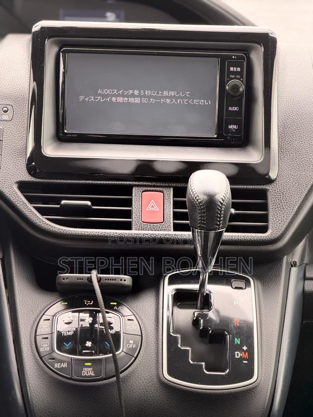Toyota Voxy 2015 Black
