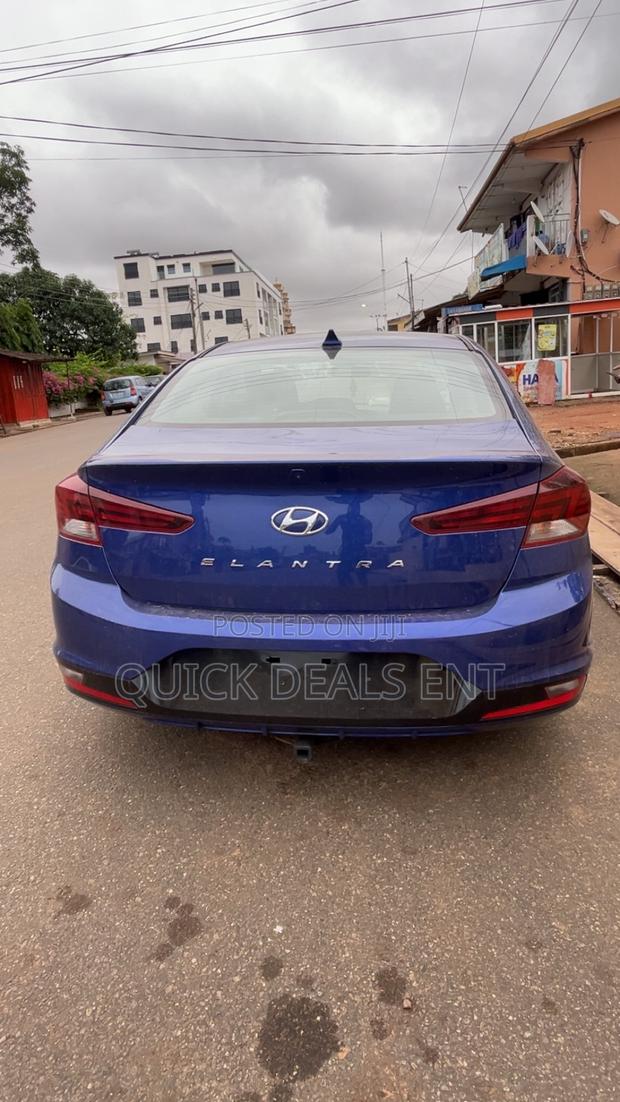 Hyundai Elantra SE 2019 Blue