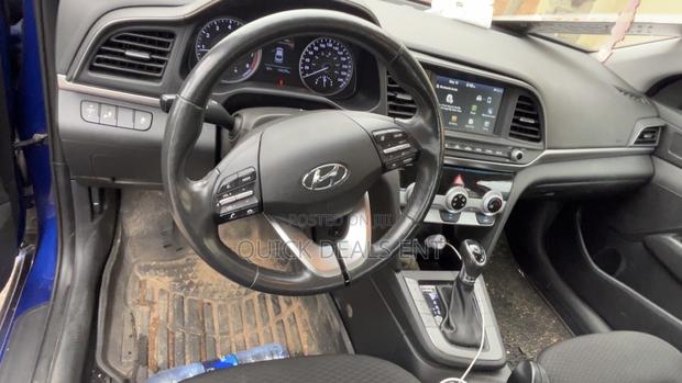 Hyundai Elantra SE 2019 Blue