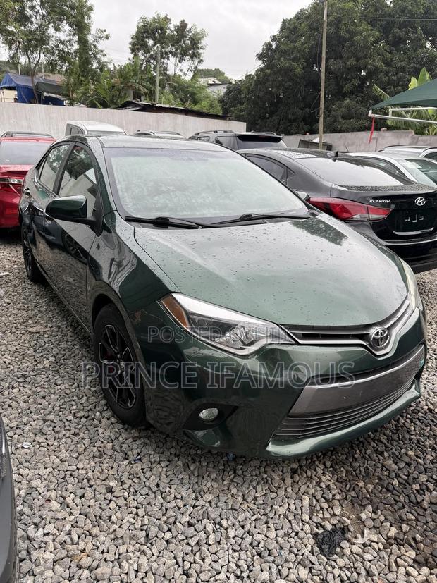 Toyota Corolla LE 4dr Sedan (1.8L 4cyl CVT) 2015 Green