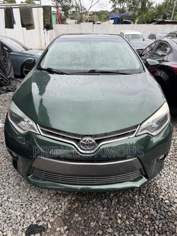 Toyota Corolla LE 4dr Sedan (1.8L 4cyl CVT) 2015 Green