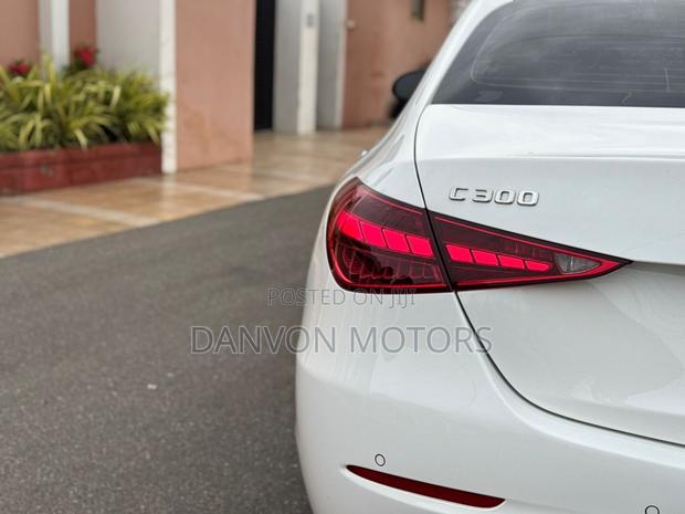 Mercedes-Benz C300 2025 White