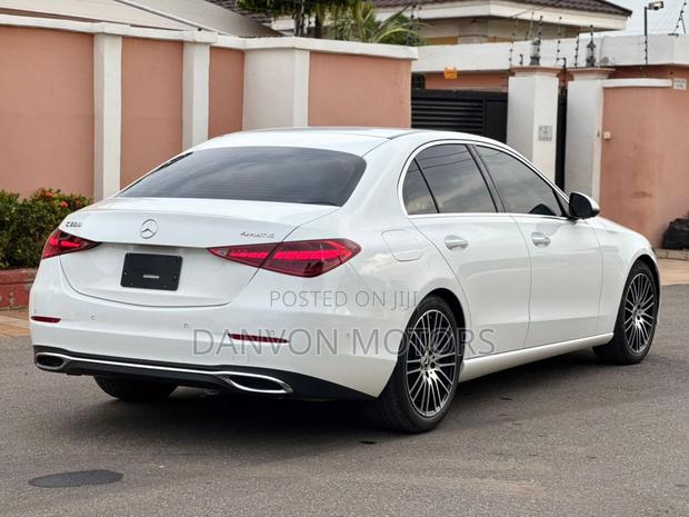 Mercedes-Benz C300 2025 White