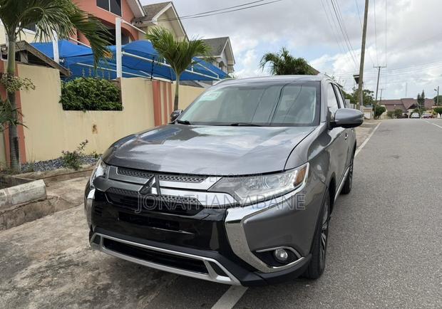 Mitsubishi Outlander 2019 Gray