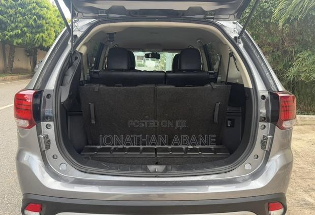 Mitsubishi Outlander 2019 Gray