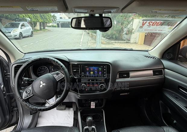 Mitsubishi Outlander 2019 Gray