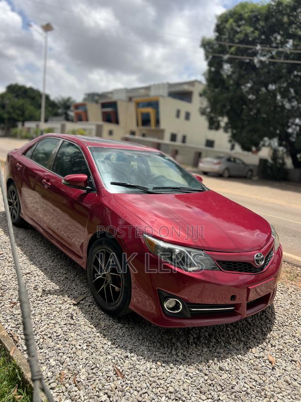 Toyota Camry SE 4dr Sedan (2.5L 4cyl 6A) 2014 Red