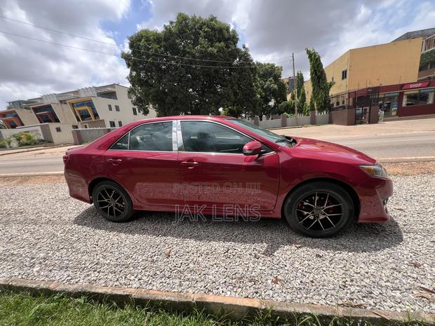Toyota Camry SE 4dr Sedan (2.5L 4cyl 6A) 2014 Red