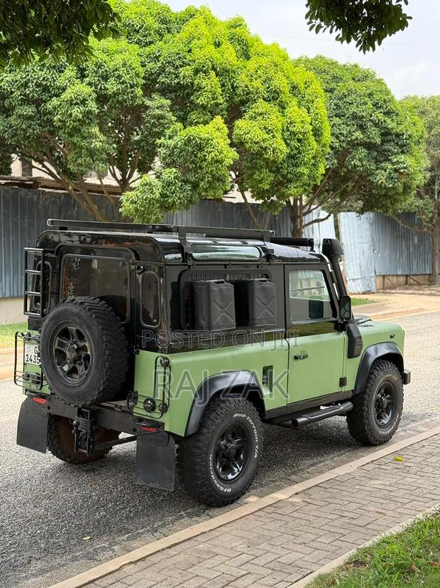 Land Rover Defender 1996 Green