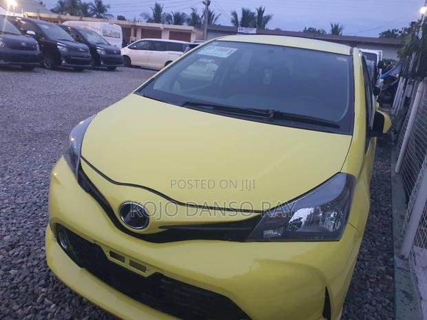 Toyota Vitz 1.3 FWD 5dr 2015 Yellow