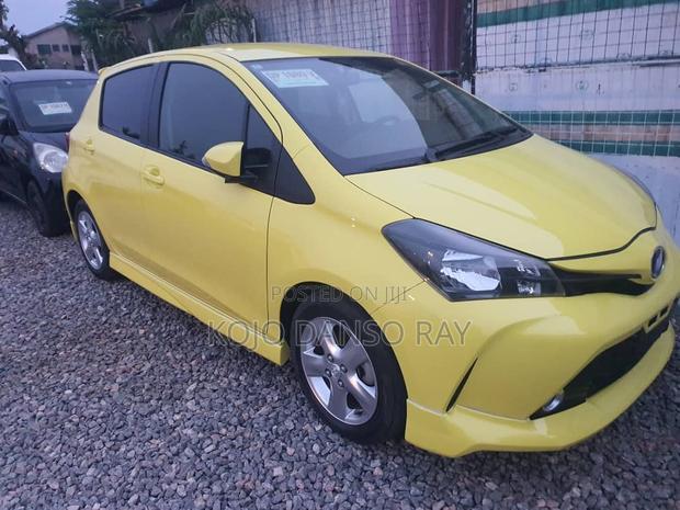 Toyota Vitz 1.3 FWD 5dr 2015 Yellow