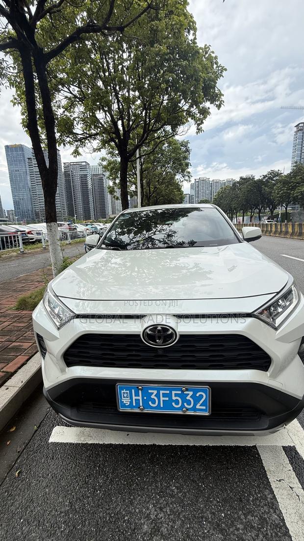 Toyota RAV4 2020 White