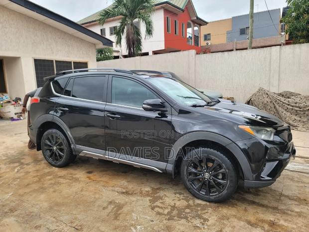 Toyota RAV4 Adventure 4dr SUV AWD (2.5L 4cyl 6A) 2018 Black