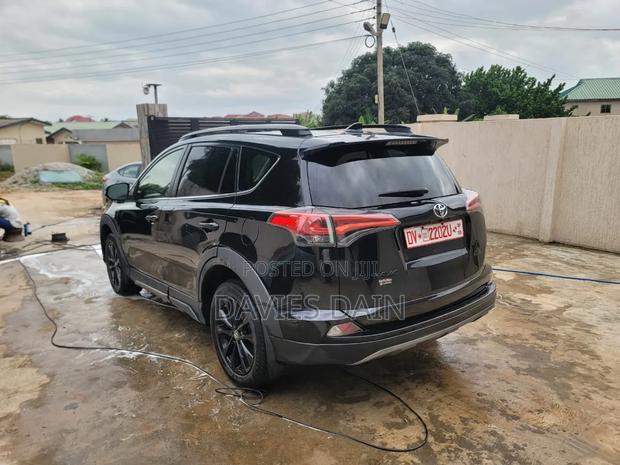 Toyota RAV4 Adventure 4dr SUV AWD (2.5L 4cyl 6A) 2018 Black