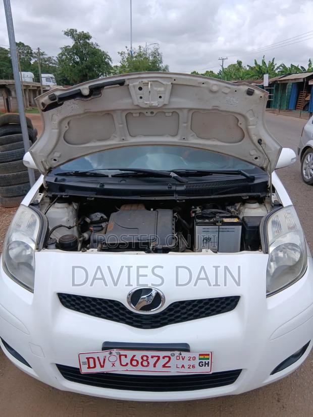 Toyota Vitz 1.0 FWD 3dr 2010 White