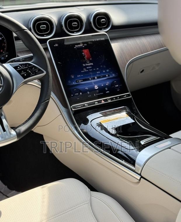 New Mercedes-Benz C300 2025 White