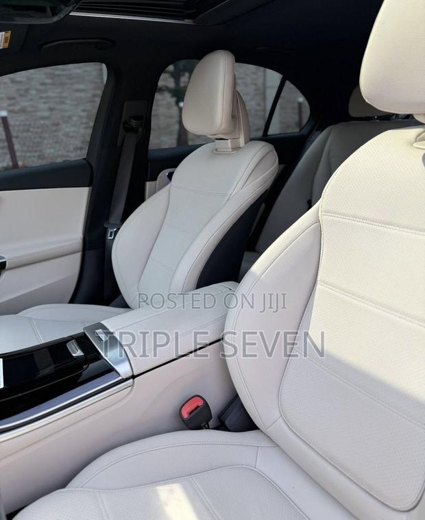 New Mercedes-Benz C300 2025 White