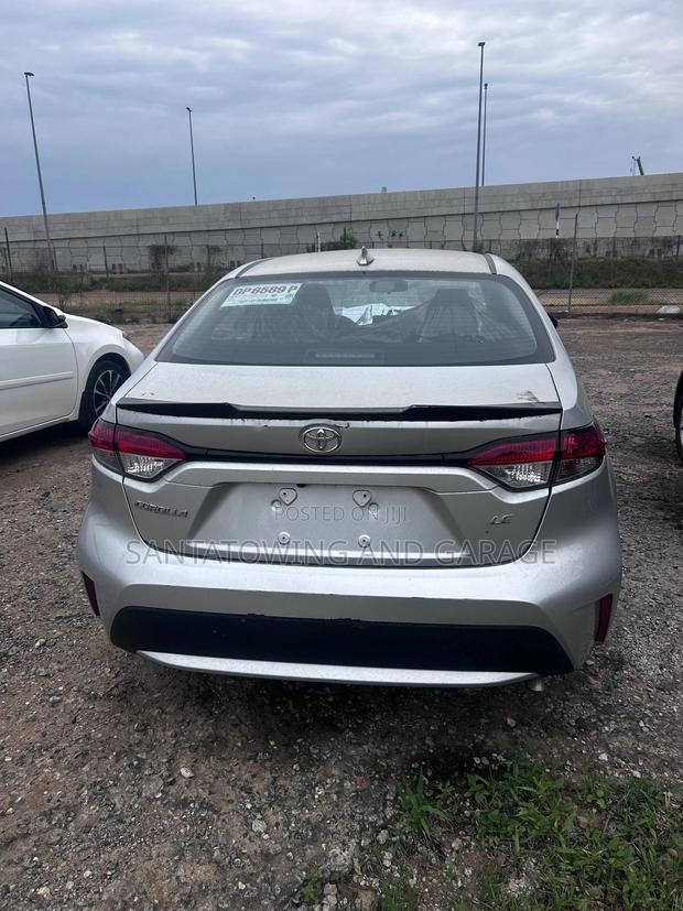 Toyota Corolla LE 2023 Silver