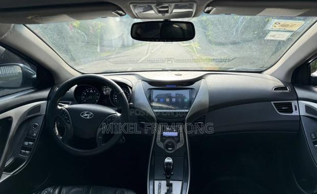 Hyundai Elantra Limited Sedan FWD (1.8L 4cyl 6A) 2013 Blue