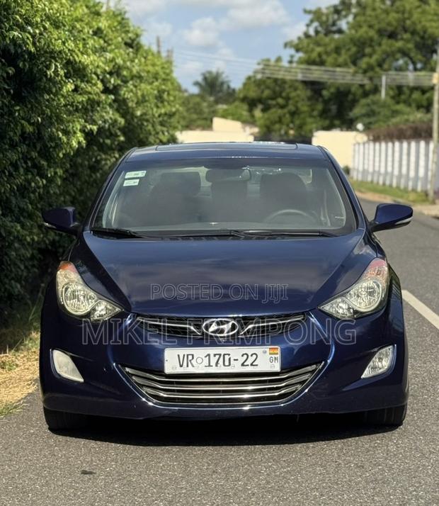Hyundai Elantra Limited Sedan FWD (1.8L 4cyl 6A) 2013 Blue
