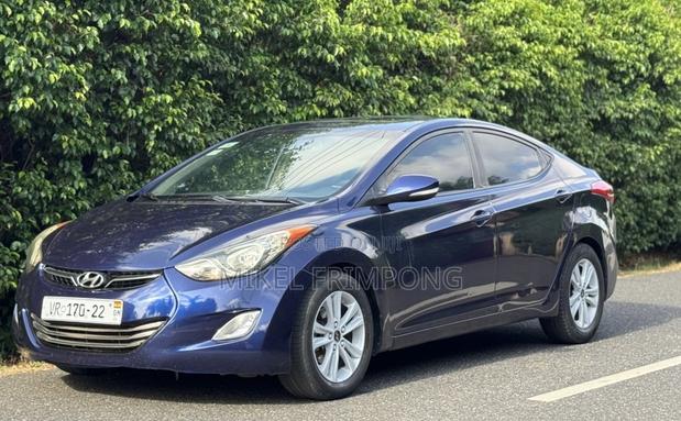 Hyundai Elantra Limited Sedan FWD (1.8L 4cyl 6A) 2013 Blue