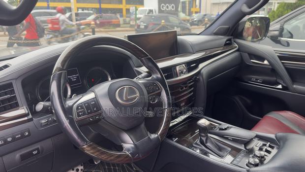 Lexus LX 2018 Black