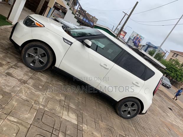 Kia Soul Base Hatchback 2016 White