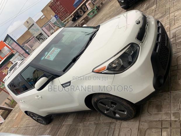 Kia Soul Base Hatchback 2016 White