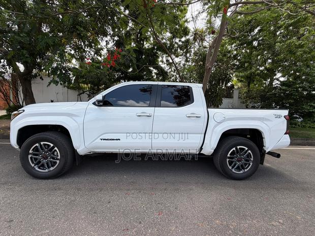 Toyota Tacoma TRD Sport Double Cab 4WD 5.0 ft. SB (Automatic) 2025